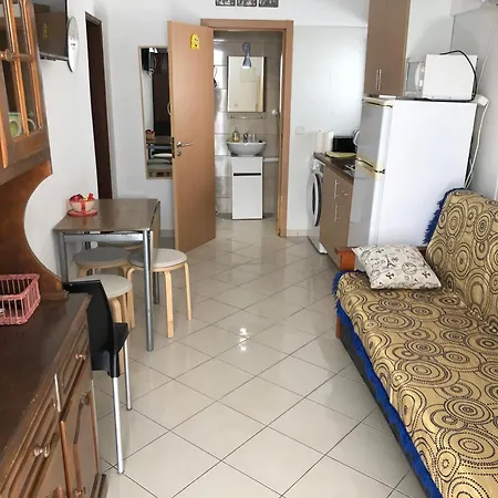 Near Ocean Rua Alves Correia דירה