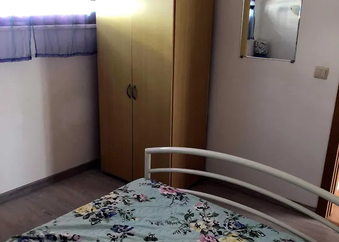 Near Ocean Rua Alves Correia * Албуфейра